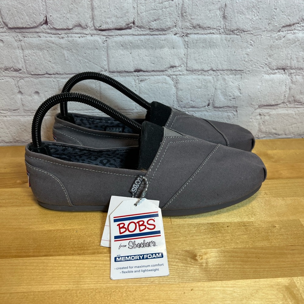 Sketchers Gray BOB’S Plush Memory Foam Slip-On Flat shoe Women’s Size 9